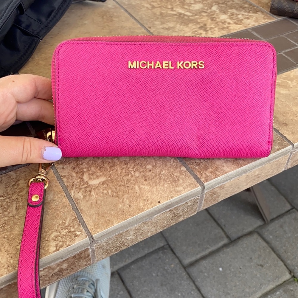 Michael kors wallet